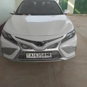 Toyota Camry 2018