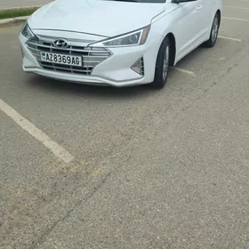 Hyundai Elantra 2019