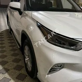 Toyota Highlander 2021