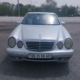 Mercedes-Benz E320 2001