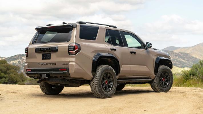 Toyota düýbünden täze 4Runner wnedorožnigini çykarar. Bahasy bary-ýogy 65 dollar gymmatlady - img 2