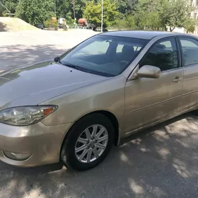 Toyota Camry 2004