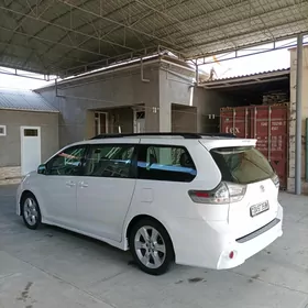 Toyota Sienna 2012