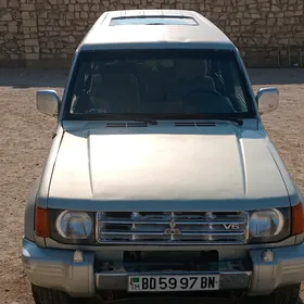 Mitsubishi Montero 1994