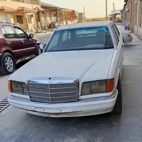 Mercedes-Benz 500SEL 1990