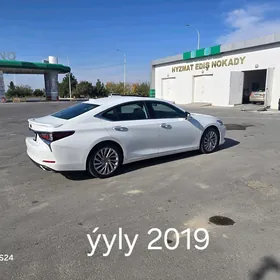 Lexus ES 350 2019