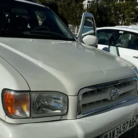 Nissan Pathfinder 2002