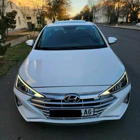 Hyundai Elantra 2020