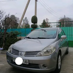 Nissan Tiida 2008