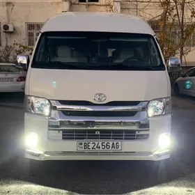 Toyota Hiace 2013