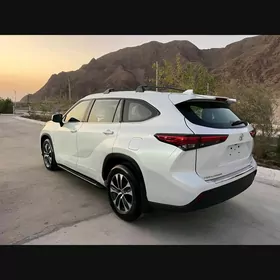 Toyota Highlander 2022