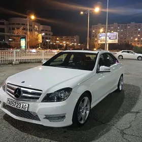 Mercedes-Benz C300 2013