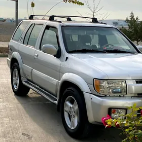 Infiniti QX4 2001