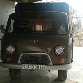 UAZ 452 1988