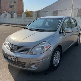 Nissan Versa 2012