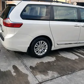 Toyota Sienna 2017