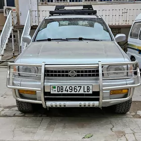 Nissan Pathfinder 2000