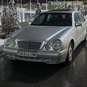 Mercedes-Benz E320 2001