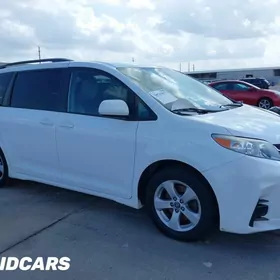 Toyota Sienna 2020