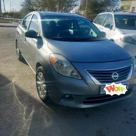 Nissan Versa 2012