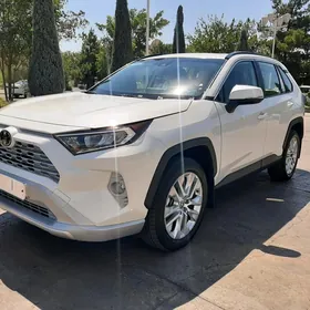 Toyota RAV4 2021