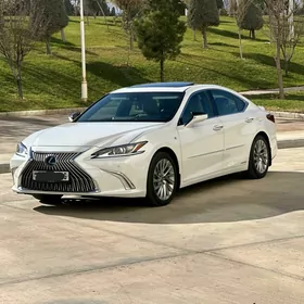 Lexus ES 300h 2020