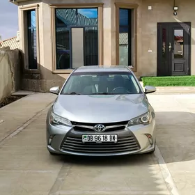 Toyota Camry 2015