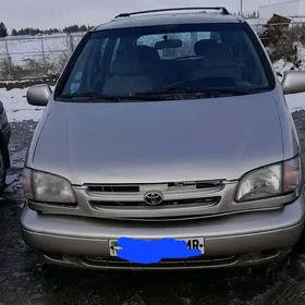 Toyota Sienna 2000