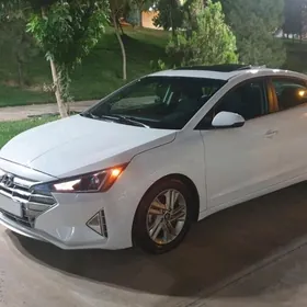 Hyundai Elantra 2019