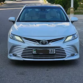 Toyota Camry 2021