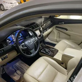 Toyota Camry 2015