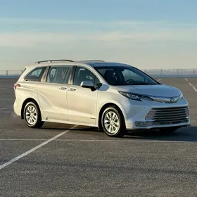 Toyota Sienna 2021