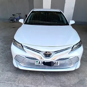 Toyota Camry 2018