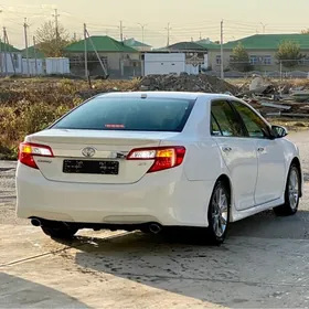 Toyota Camry 2014