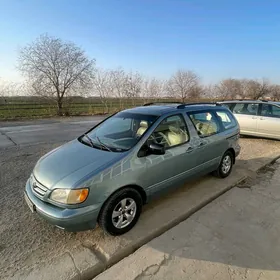 Toyota Sienna 2000