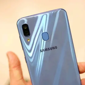 Samsung Galaxy A30