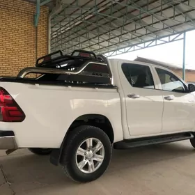 Toyota Hilux 2020