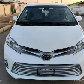 Toyota Sienna 2020