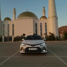 Toyota Camry 2022