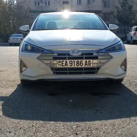 Hyundai Elantra 2019