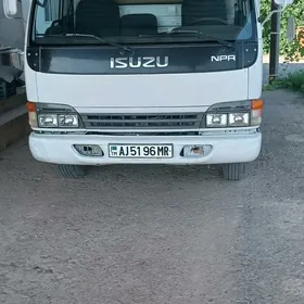 Isuzu Forward 2005