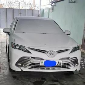 Toyota Camry 2018