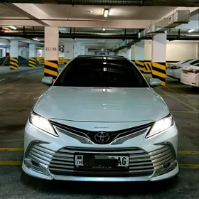 Toyota Camry 2021