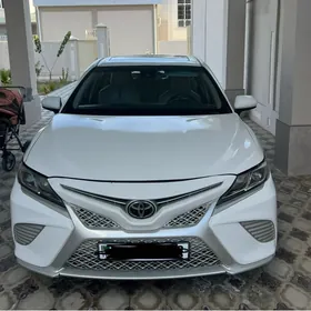 Toyota Camry 2018