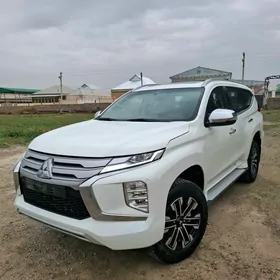 Mitsubishi Montero Sport 2023