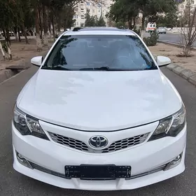 Toyota Camry 2014