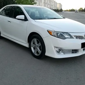 Toyota Camry 2013