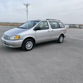 Toyota Sienna 2002