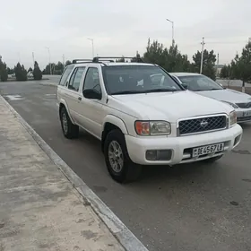 Nissan Pathfinder 2000