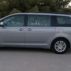 Toyota Sienna 2011